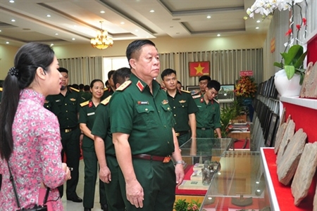 Thượng tướng Nguyễn Trọng Nghĩa thăm, làm việc với Bảo tàng LLVT miền Đông Nam bộ