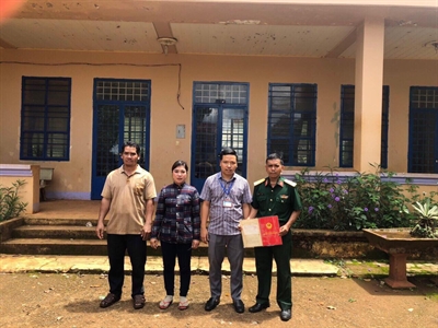 Trung tá Điểu Vôi hiến đất xây trường