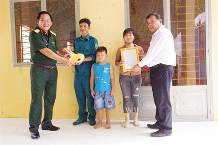 Quân khu 7 khánh thành và bàn giao nhà tại điểm dân cư liền kề chốt dân quân biên giới Bến Cừ