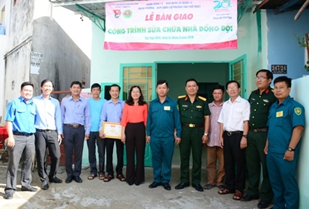 LLVT Quận 12 bàn giao công trình sửa nhà Đồng đội