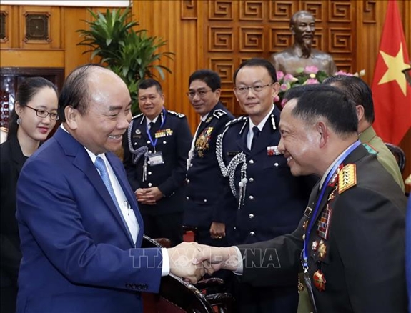Thủ tướng Nguyễn Xuân Phúc tiếp các Trưởng đoàn dự Hội nghị Tư lệnh Cảnh sát các nước ASEAN