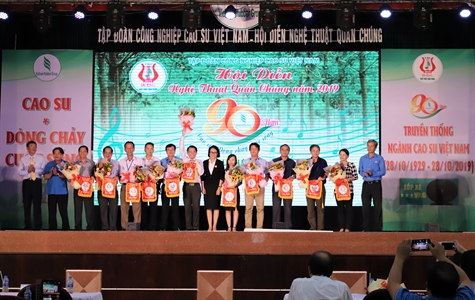 Hội diễn Nghệ thuật quần chúng ngành cao su "90 năm - Dòng chảy cuộc sống"