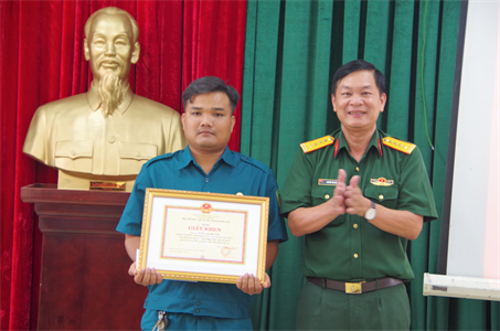 Xã đội trưởng dũng cảm cứu người đuối nước