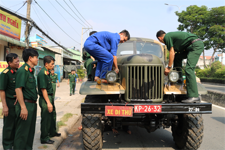 Nghiệm thu xe ô tô Zil-157K sau đồng bộ thay động cơ điêzen