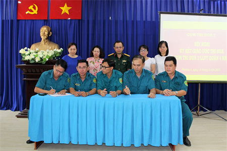 Cụm thi đua 2, LLVT Quận 4 ký kết giao ước thi đua