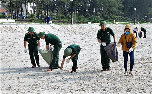 Gây quỹ “Ngôi nhà xanh” từ rác thải