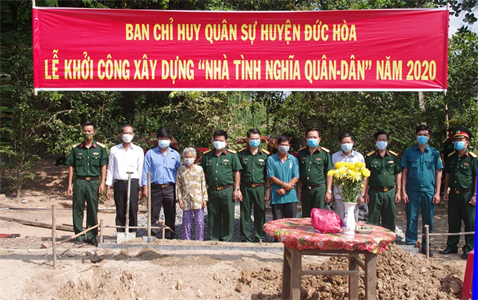 ​Ban CHQS huyện Đức Hòa, tỉnh Long An khởi công xây dựng nhà “tình nghĩa quân - dân”