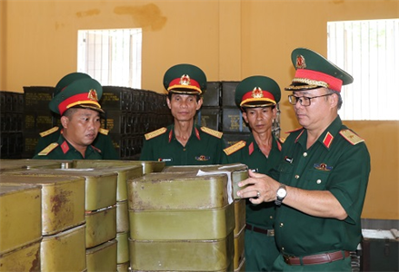 Thủ trưởng Bộ Tư lệnh Quân khu kiểm tra công tác kỹ thuật tại các đơn vị trên địa bàn tỉnh Tây Ninh