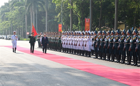 Thủ tướng Nguyễn Xuân Phúc: “Xây dựng Bộ Tổng Tham mưu xứng đáng là cơ quan tham mưu chiến lược về quân sự, quốc phòng của Đảng, Nhà nước, Quân ủy Trung ương và Bộ Quốc phòng”