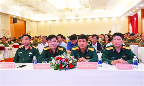 Gần 300 cán bộ, giáo viên tập huấn về GDQP-AN năm 2020