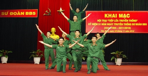 ​Sư đoàn 5 khai mạc hội trại “Tiếp lửa truyền thống”