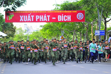Đẩy mạnh phong trào tập luyện thể thao trong LLVT Thành phố