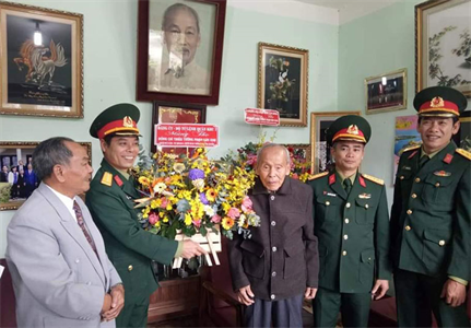 Bộ Chỉ huy Quân sự tỉnh Lâm Đồng thăm Thiếu tướng Phạm Văn Kha