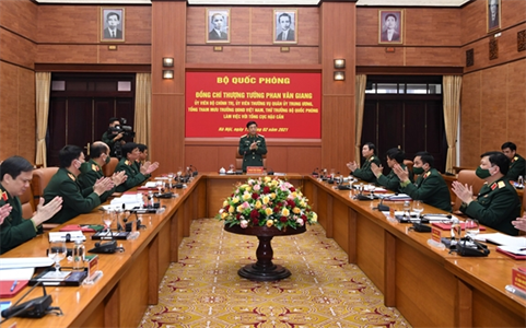 Thượng tướng Phan Văn Giang làm việc với Tổng cục Hậu cần