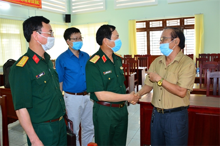Thượng tướng Nguyễn Tân Cương tiếp tục chương trình tiếp xúc cử tri tại Bình Dương