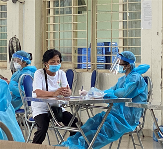 “Chia lửa” cùng Thành phố Hồ Chí Minh tiêm vaccine phòng, chống Covid-19