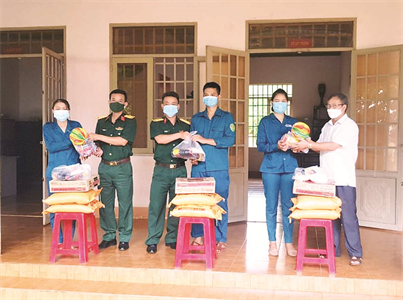 LLVT huyện Lộc Ninh sát cánh cùng dân, vượt qua Covid