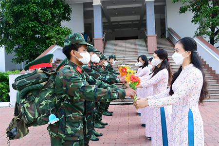 Thắm đượm nghĩa tình quân dân