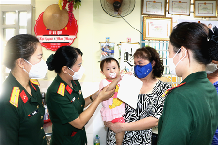Việc làm thiết thực của Hội phụ nữ Cơ quan Cục Chính trị Quân khu