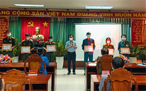 Ban CHQS quận Tân Phú sơ kết công tác phòng, chống dịch Covid -19