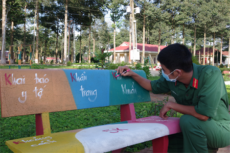 Bàn ghế tuyên truyền thông điệp 5K