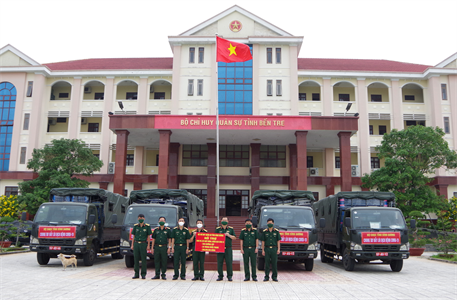 Bộ CHQS tỉnh Bình Dương hỗ trợ Bộ CHQS tỉnh 2 tỉnh Bến Tre và Vĩnh Long chống dịch