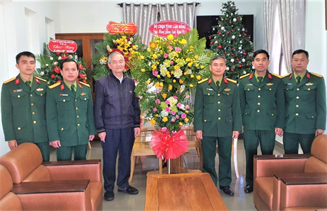 Bộ CHQS tỉnh Lâm Đồng thăm, chúc mừng các cơ sở tôn giáo nhân dịp Giáng sinh năm 2021