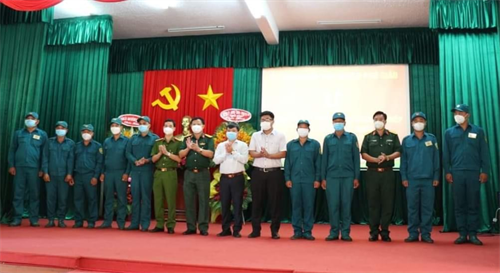 ​Huyện Phú Giáo ra mắt Trung đội tự vệ Công ty cổ phần Nông nghiệp U&I