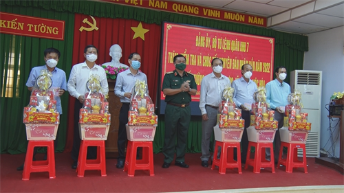 Thiếu tướng Đỗ Văn Bảnh chúc tết các đơn vị trên địa bàn tỉnh Long An