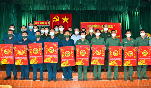 Quân khu 7 kiểm tra công tác tuyển quân năm 2022 tại Hội đồng NVQS quận 12