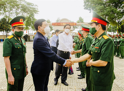 Phó Thủ tướng Thường trực Chính phủ Phạm Bình Minh thăm và tặng quà tết tại tỉnh Bà Rịa-Vũng Tàu