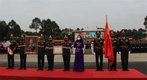 Ngôi trường hơn 6 thập kỷ vào xuân
