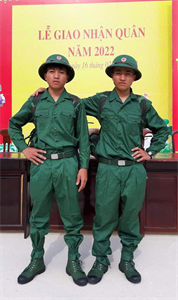 Hai anh em sinh đôi người dân tộc K'Ho tình nguyện nhập ngũ