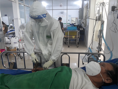 Cán bộ, chiến sĩ Quân y quán triệt phương châm “lương y phải như từ mẫu”
