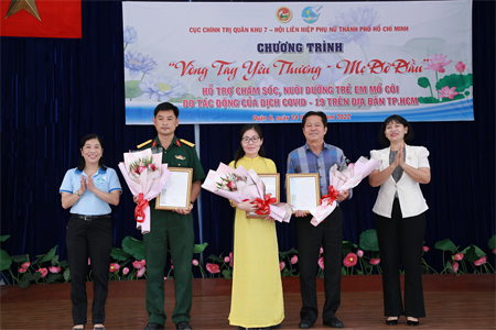 Cục Chính trị Quân khu phối hợp chăm sóc, nuôi dưỡng trẻ em mồ côi do đại dịch