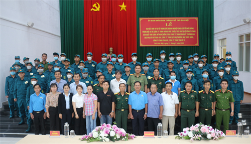 Thành phố Thủ Dầu Một, tỉnh Bình Dương ra mắt 6 đơn vị tự vệ doanh nghiệp chưa có tổ chức Đảng