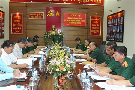 Đảng ủy quân sự tỉnh Đồng Nai tự kiểm điểm thực hiện 
Nghị quyết Trung ương 4 ( khóa XII)