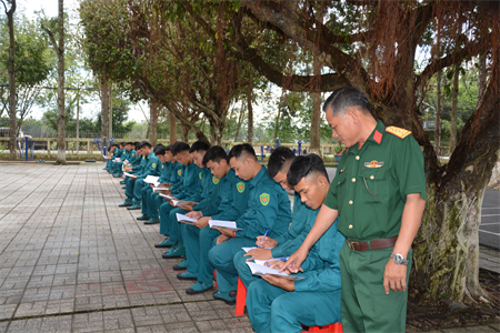 Bộ CHQS tỉnh Tây Ninh huy động Đại đội dân quân thường trực tập trung huấn luyện