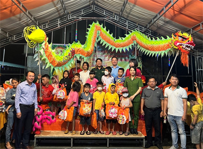 Thanh niên Bình Phước phối hợp tổ chức Tết Trung thu cho các cháu thiếu nhi