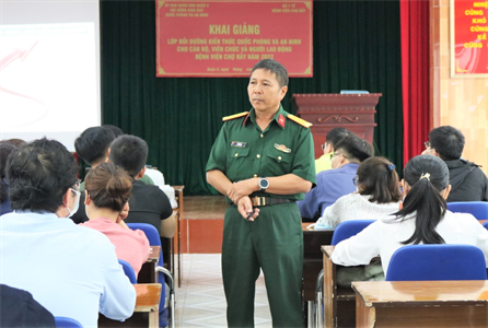 100 cán bộ, viên chức Bệnh viện Chợ Rẫy được bồi dưỡng kiến thức quốc phòng, an ninh