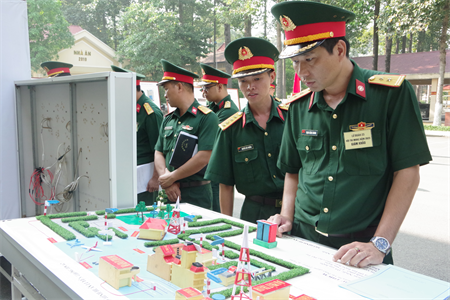 Lữ đoàn 23: Hội thi “Mô hình học cụ, trang bị vật chất huấn luyện” năm 2023
