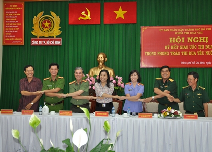 Khối thi đua 8 - Ủy Ban nhân dân TP.HCM ký kết giao ước thi đua 2017