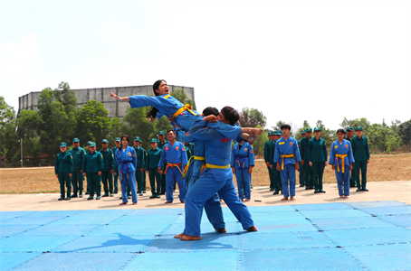 Phong trào luyện võ trong nữ dân quân tự vệ tỉnh Đồng Nai