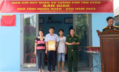 ​Ban CHQS thành phố Tân Uyên bàn giao nhà tình nghĩa quân – dân