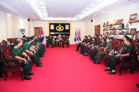 Thiếu tướng Phan Tấn Tài, Phó Tư lệnh Quân khu 7 chúc Tết cổ truyền Chol Ch'Năm Th'Mây Bộ Tư lệnh Lục quân Quân đội Hoàng gia Campuchia