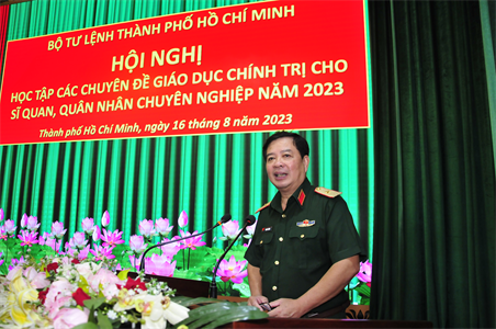 Bộ Tư lệnh TPHCM tổ chức học tập các chuyên đề giáo dục chính trị