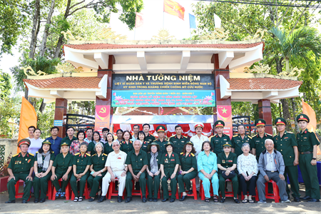 Ban Liên lạc truyền thống Quân y Miền B2 tổ chức về nguồn tại Bình Phước
