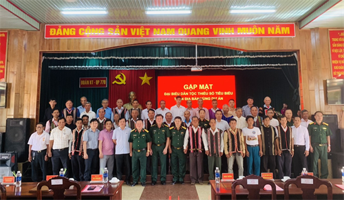 Đoàn Kinh tế - Quốc phòng 778 gặp mặt đại biểu dân tộc thiểu số tiêu biểu trên địa bàn vùng dự án