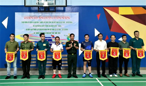Ban CHQS Quận 3 tổ chức giải cầu lông mừng Đảng, mừng xuân