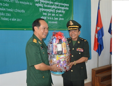 Bộ CHQS Tây Ninh thăm chúc Tết cổ truyền Chol Chnam Thmay